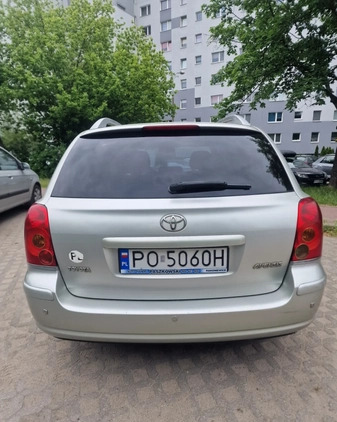 Toyota Avensis cena 10250 przebieg: 163875, rok produkcji 2003 z Poznań małe 92